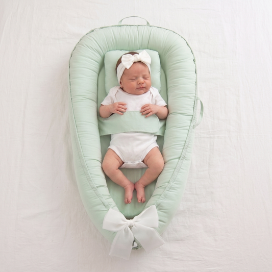 Little Manta Swaddle Wing Baby Lounger