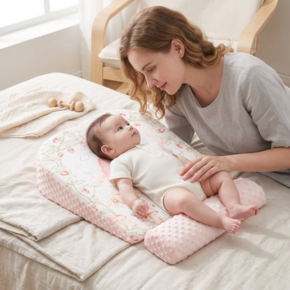 Little Manta Tilt Nursing Wedge Pillow