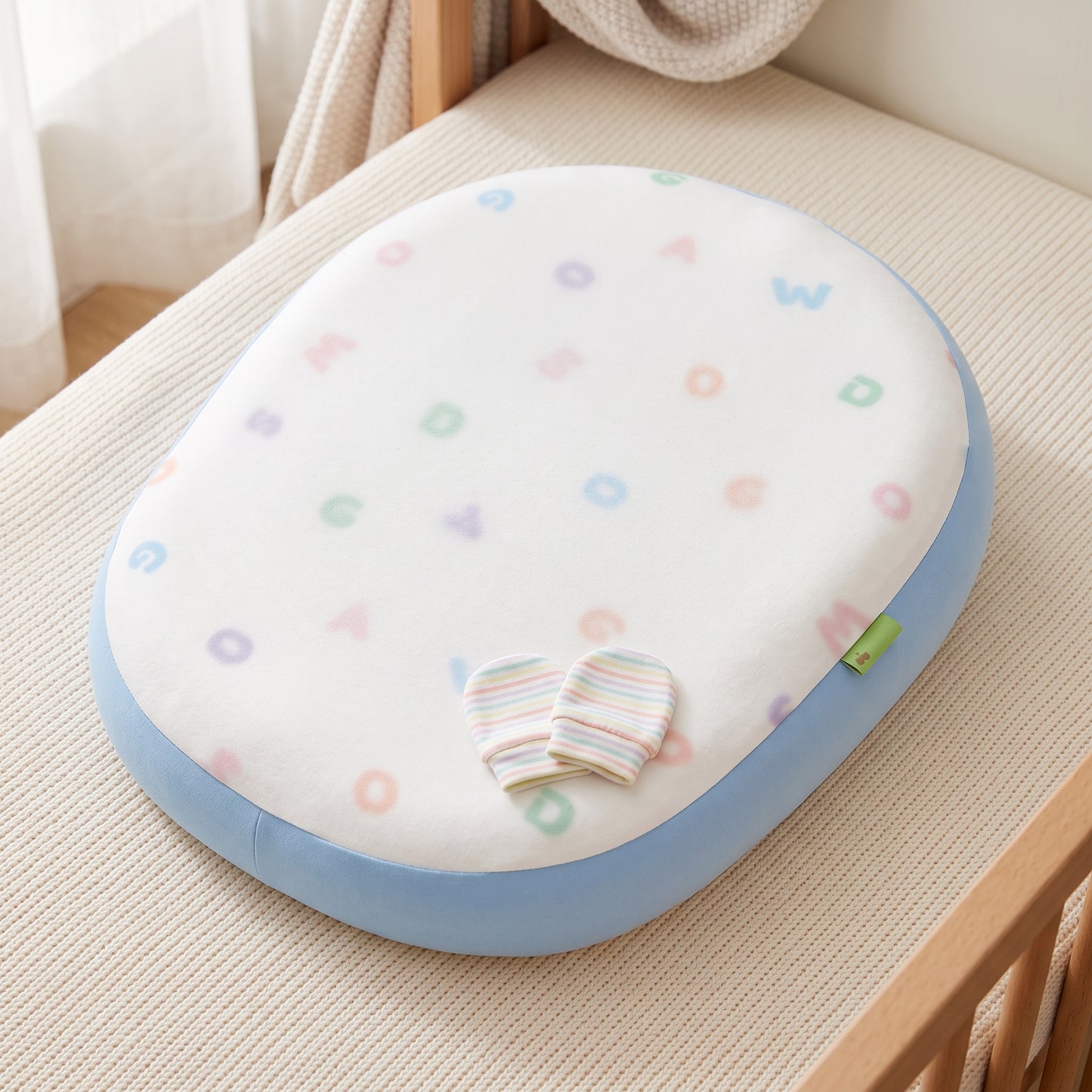 Little Manta Incline Baby Wedge Bed