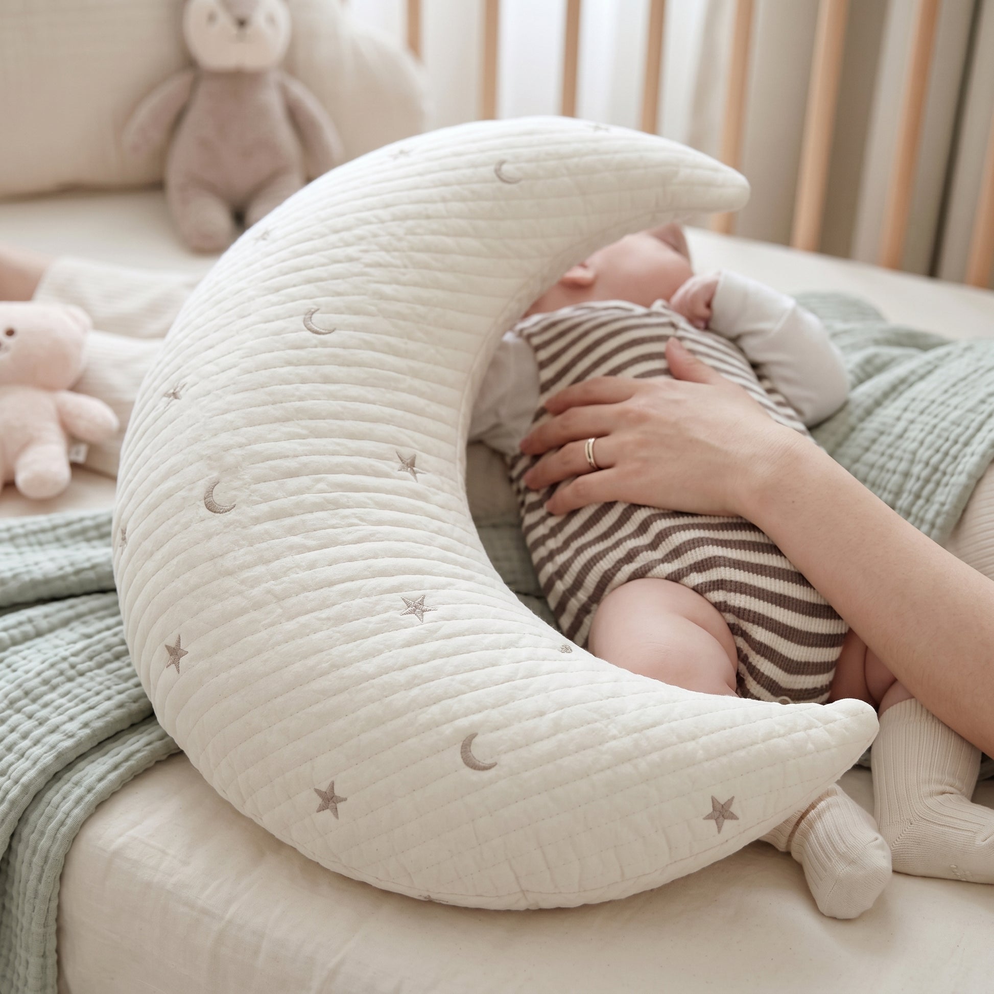 Little Manta Moon Hypoallergenic Pillow