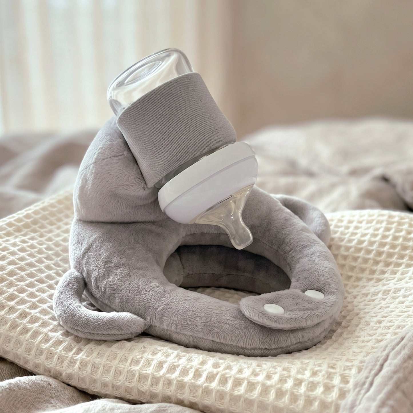 Little Manta Hands Free Baby Bottle Holder