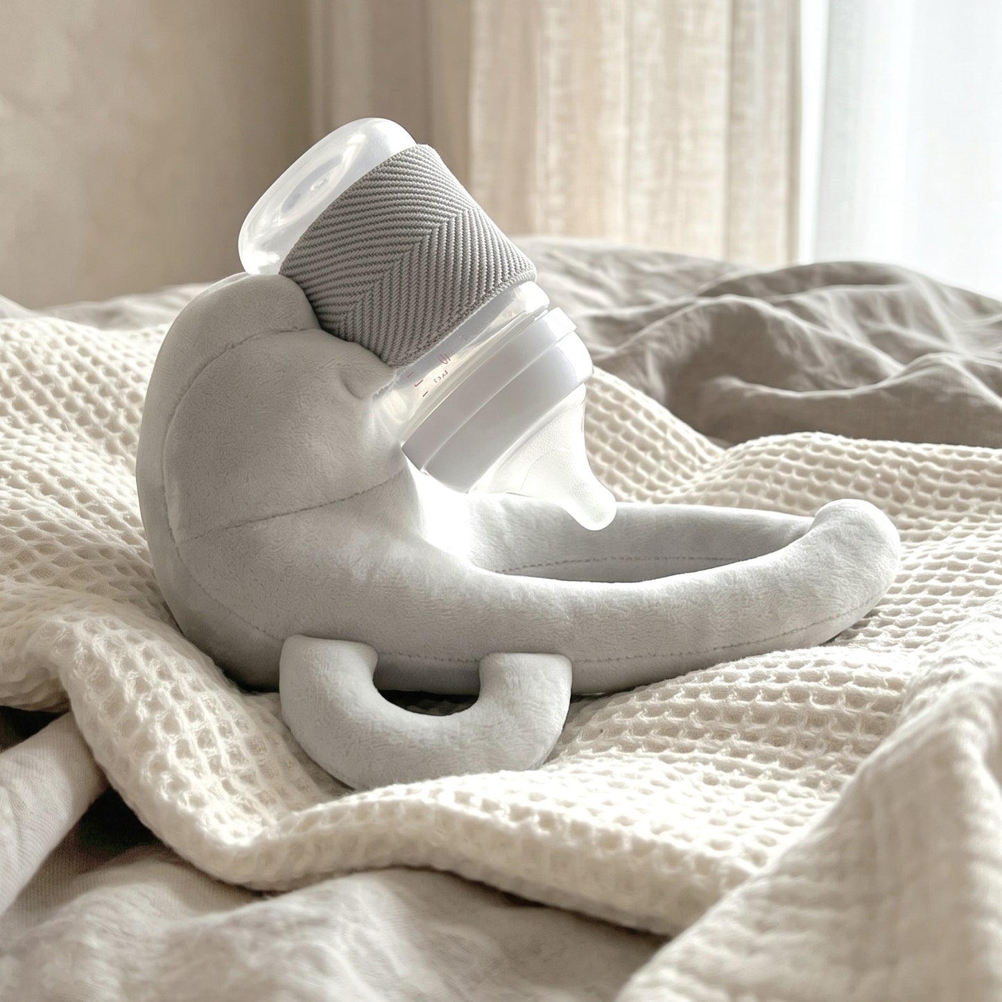 Little Manta Hands Free Baby Bottle Holder
