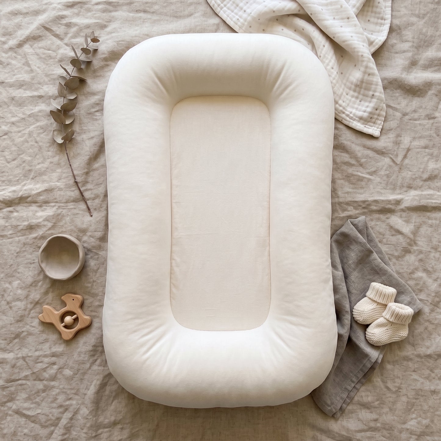Little Manta Pastel Baby Lounger Nest