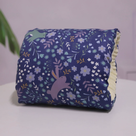 Little Manta Feeding Arm Pillow